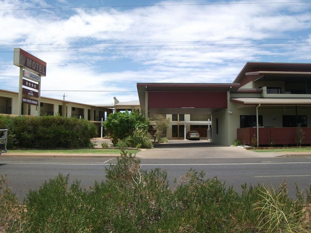 Spinifex Motel And Serviced Apartments Mount Isa Exterior photo