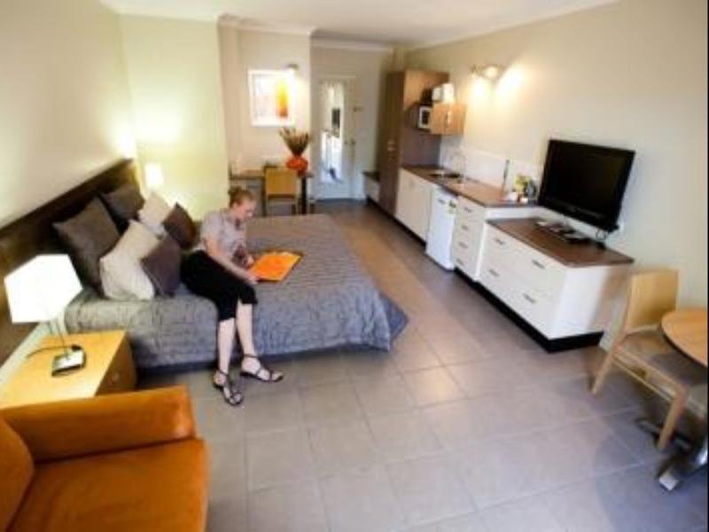 Spinifex Motel And Serviced Apartments Mount Isa Exterior photo